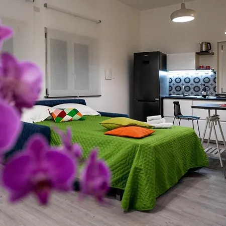 Domus Enea Apartamento *