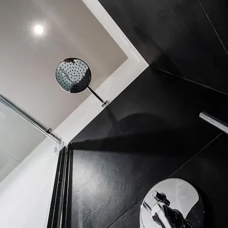 Domus Enea Apartament *